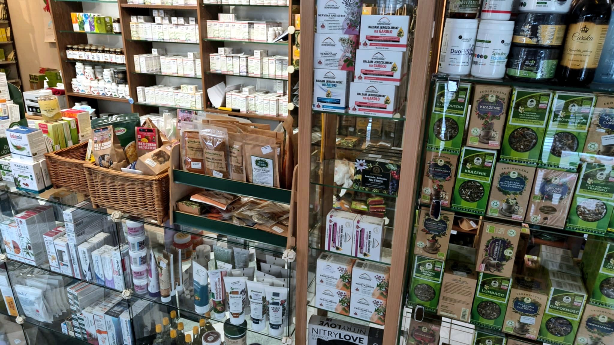 Suplementy diety i preparaty naturalne